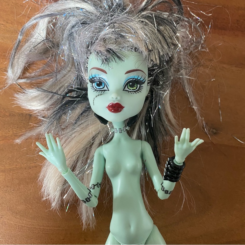 Monster High Doll 2009 Frankie Stein Mattel